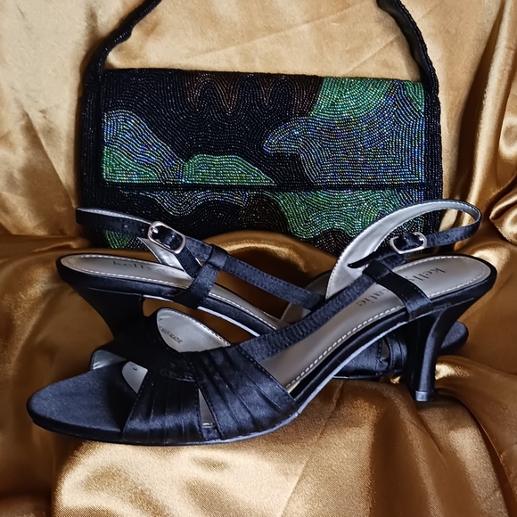 Kelly & Katie - Picture 7 of 8